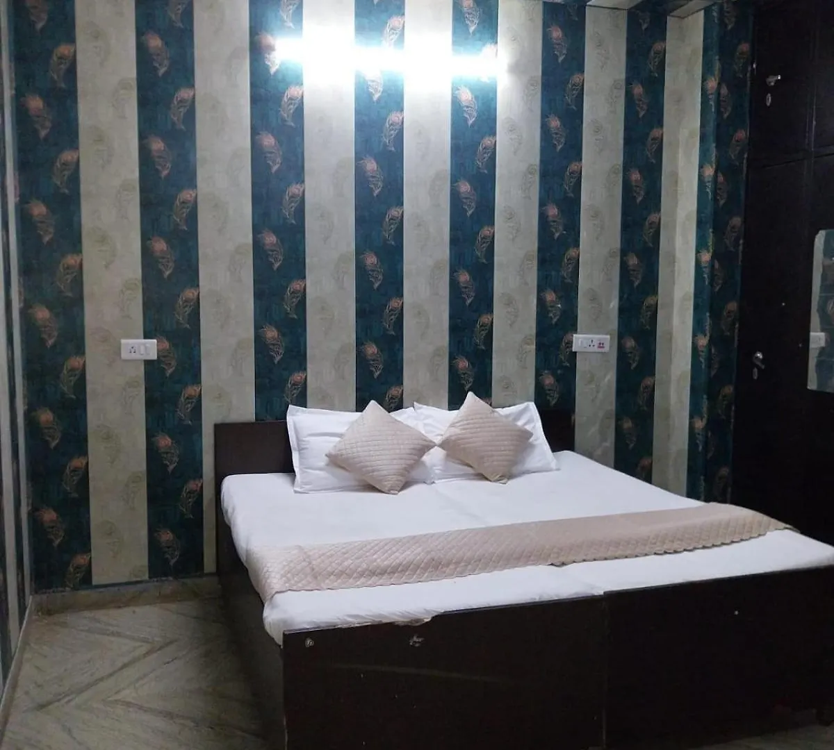 Hotel O Shubham Guest House Gurgaon