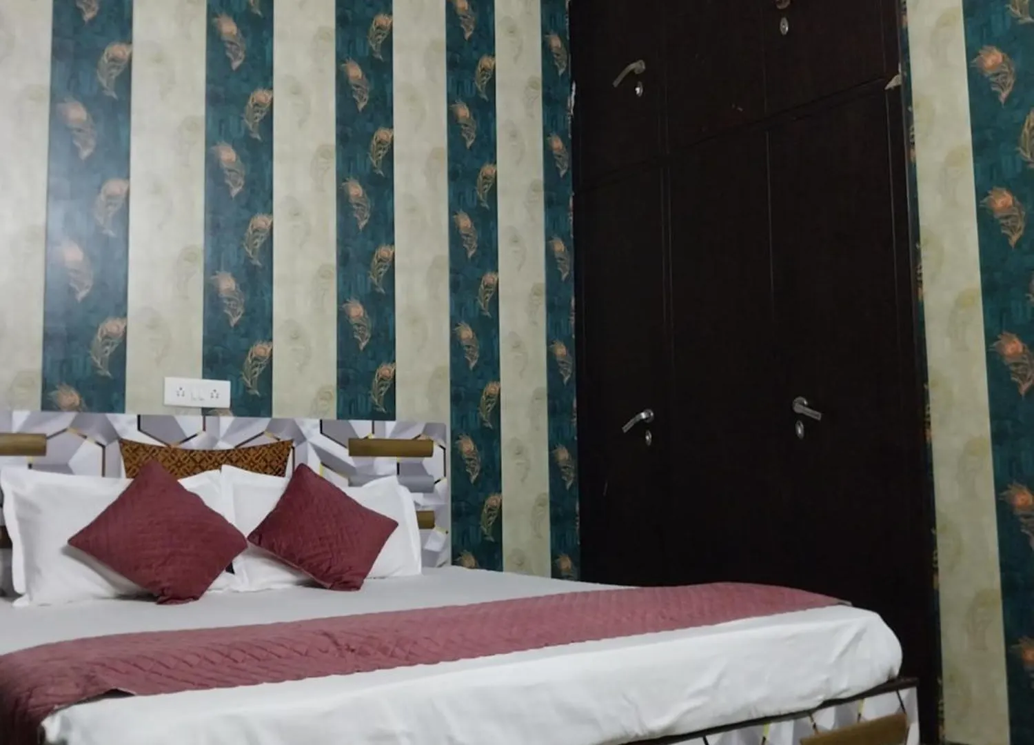 Hotel O Shubham Guest House Gurgaon